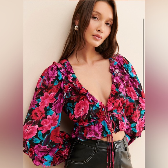 Scarlett Ruffle Cropped Blouse - Picture 2 of 4